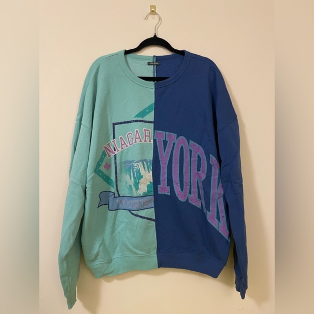 Wild Fable Two-Tone Niagara/York Location Sweatshirt